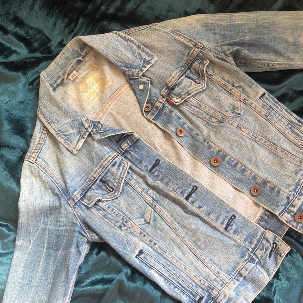Vintage Levi’s denim jacket